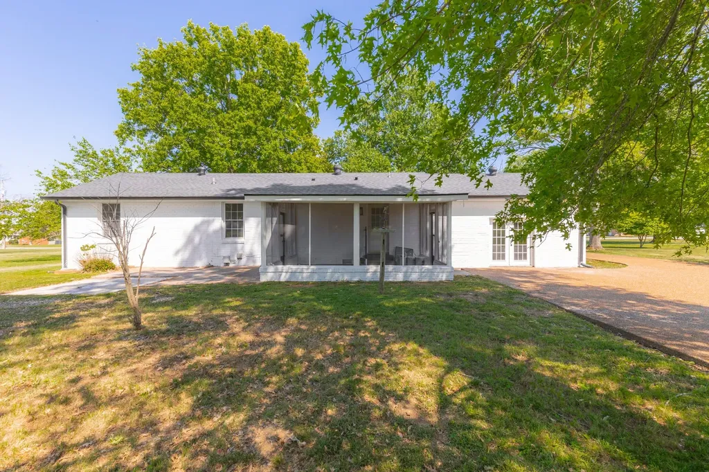 310 Lisa Lane Gallatin TN 37066