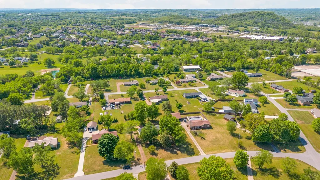 310 Lisa Lane Gallatin TN 37066