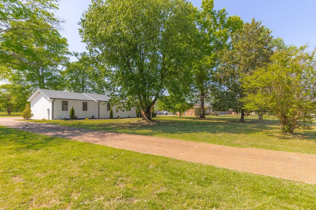 310 Lisa Lane Gallatin TN 37066