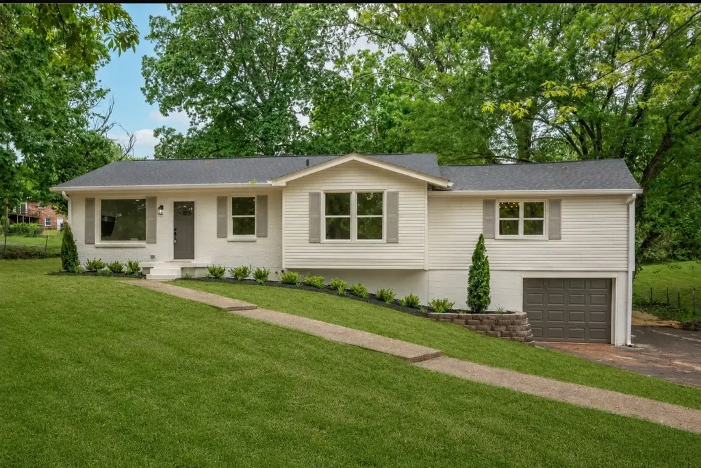 312 Bluebird Lane Dickson TN 37055