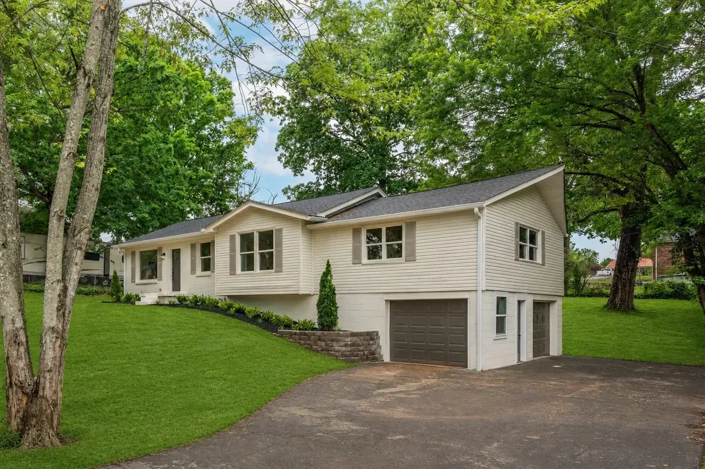 312 Bluebird Lane Dickson TN 37055