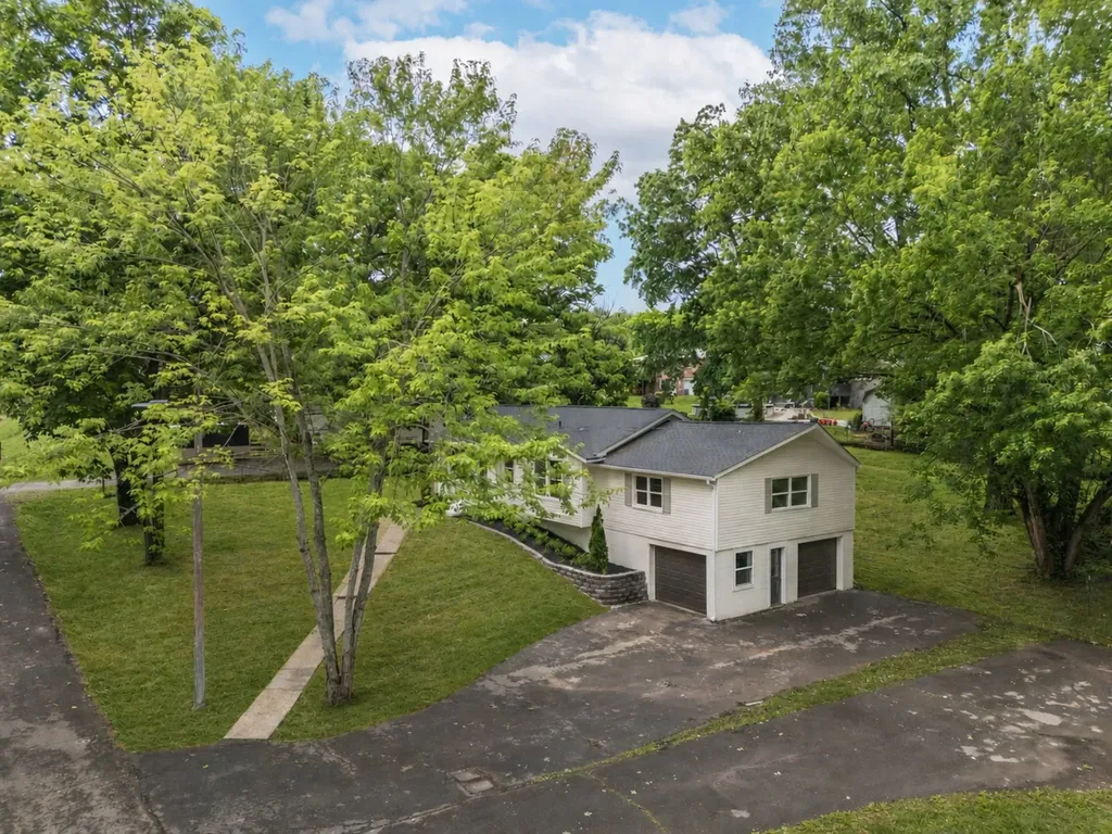 312 Bluebird Lane Dickson TN 37055