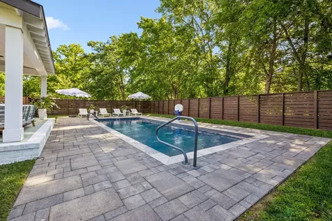 741 Bresslyn Road Nashville TN 37205