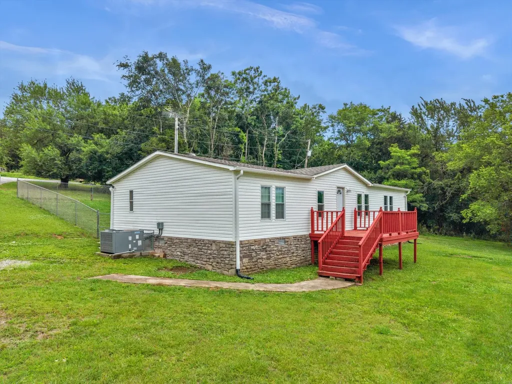 11 Brittany Lane Gordonsville TN 38563