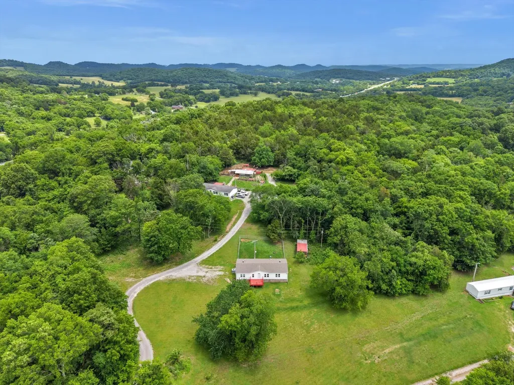 11 Brittany Lane Gordonsville TN 38563
