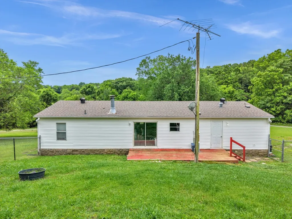 11 Brittany Lane Gordonsville TN 38563