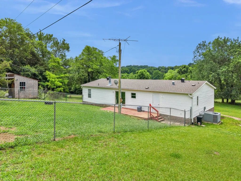11 Brittany Lane Gordonsville TN 38563