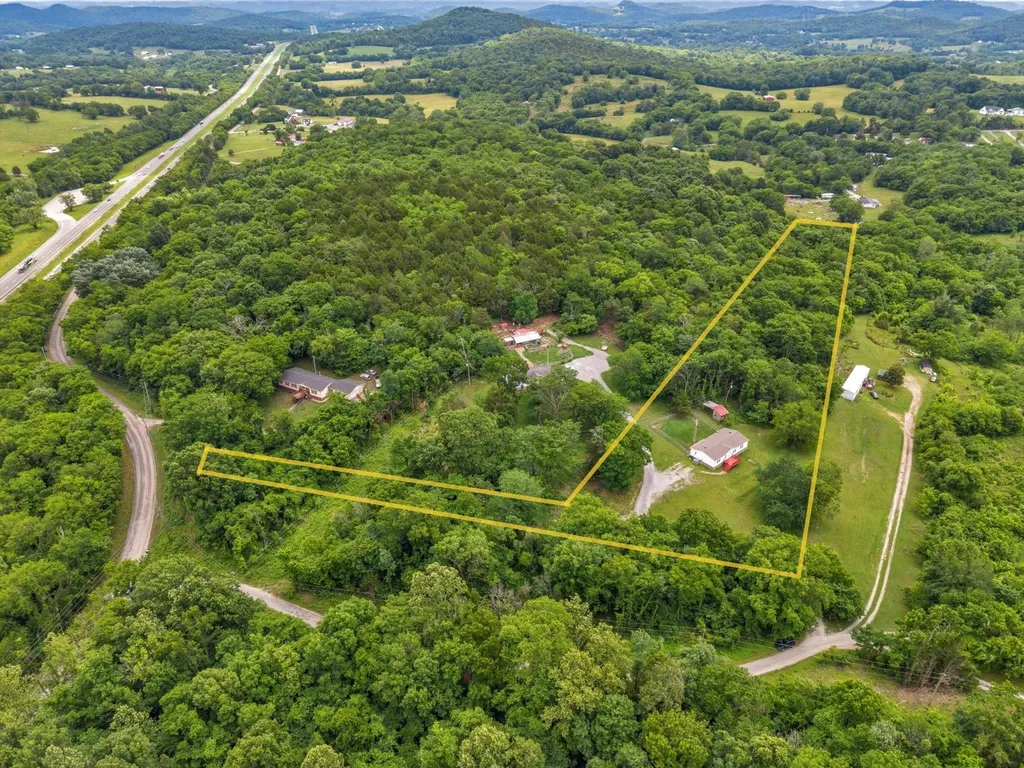 11 Brittany Lane Gordonsville TN 38563