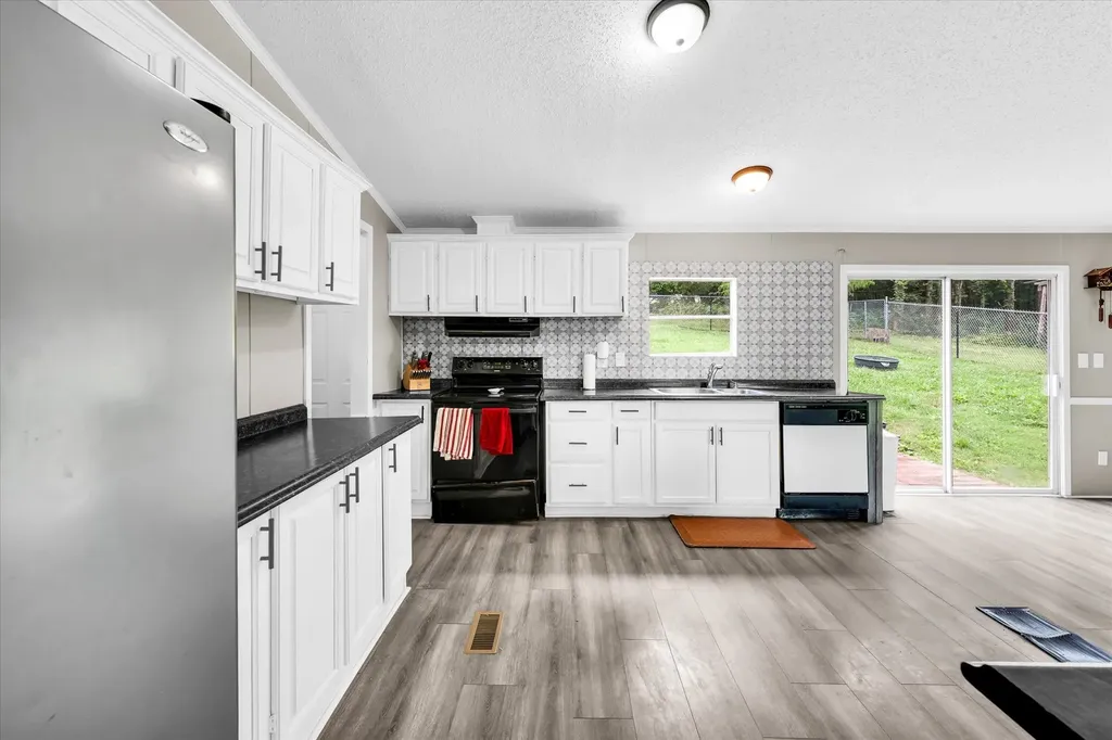11 Brittany Lane Gordonsville TN 38563