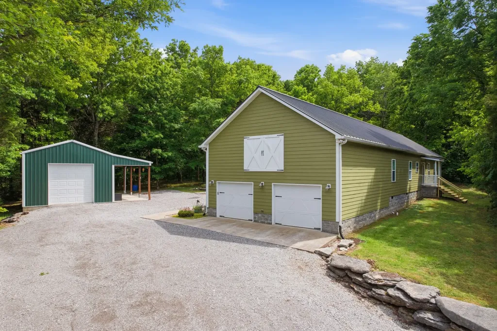 9588 Vaught Road Readyville TN 37149