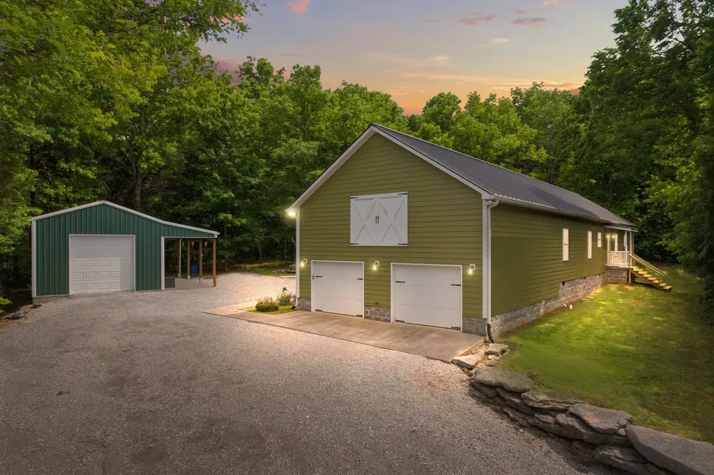 9588 Vaught Road Readyville TN 37149