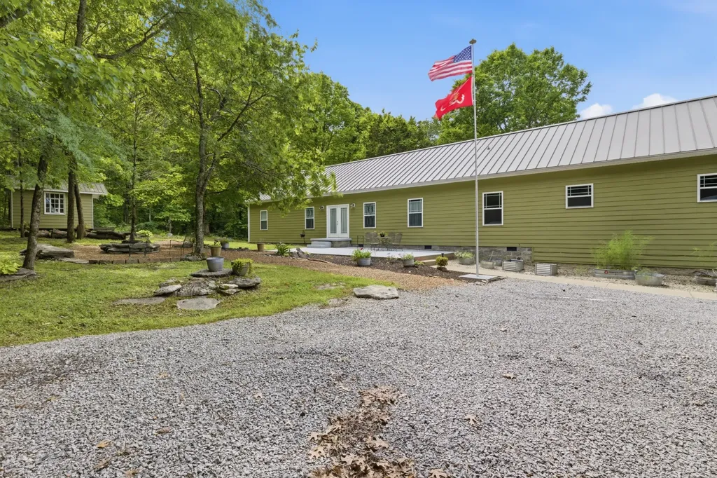 9588 Vaught Road Readyville TN 37149