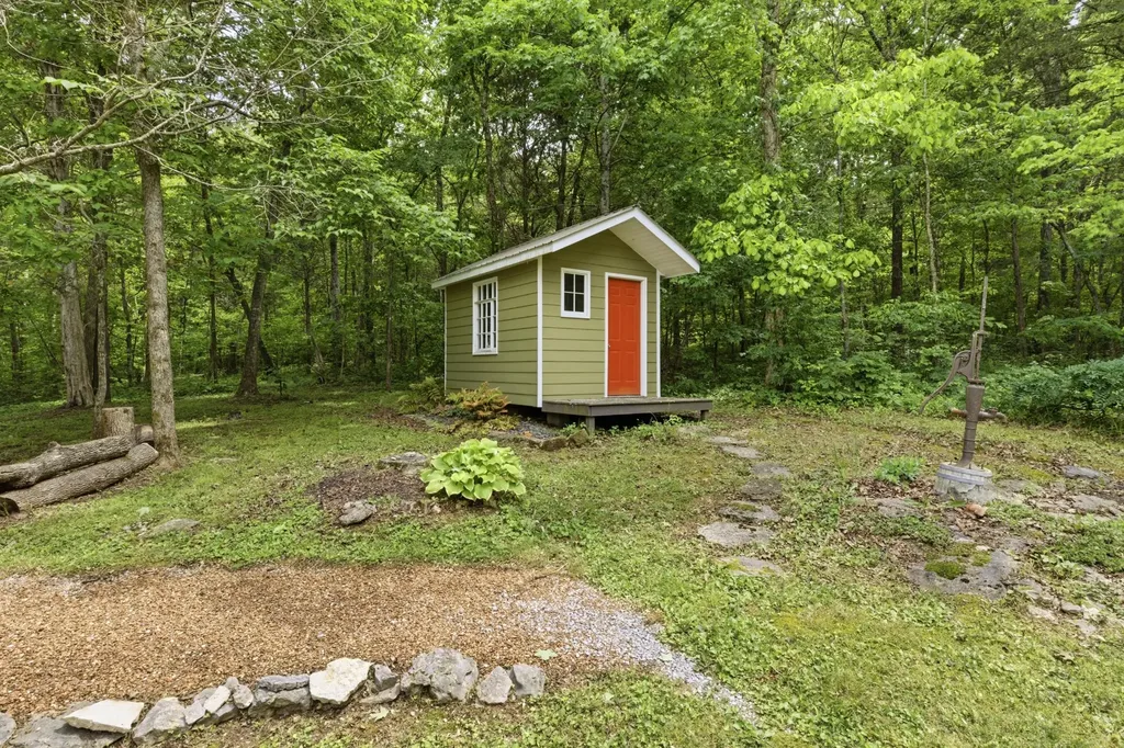 9588 Vaught Road Readyville TN 37149