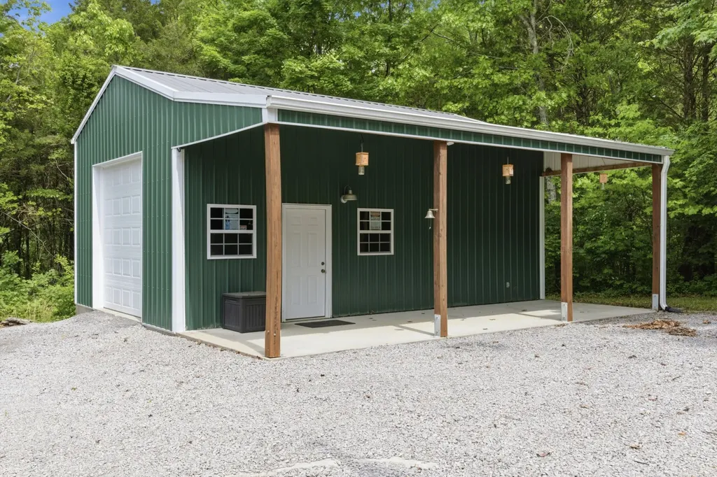 9588 Vaught Road Readyville TN 37149