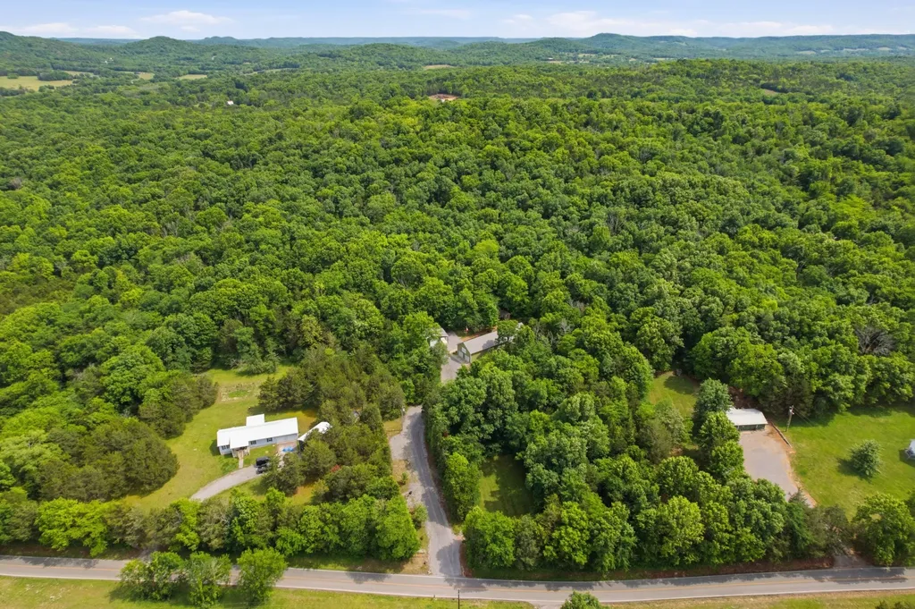 9588 Vaught Road Readyville TN 37149