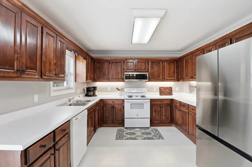 120 Jennings Circle Tullahoma TN 37388