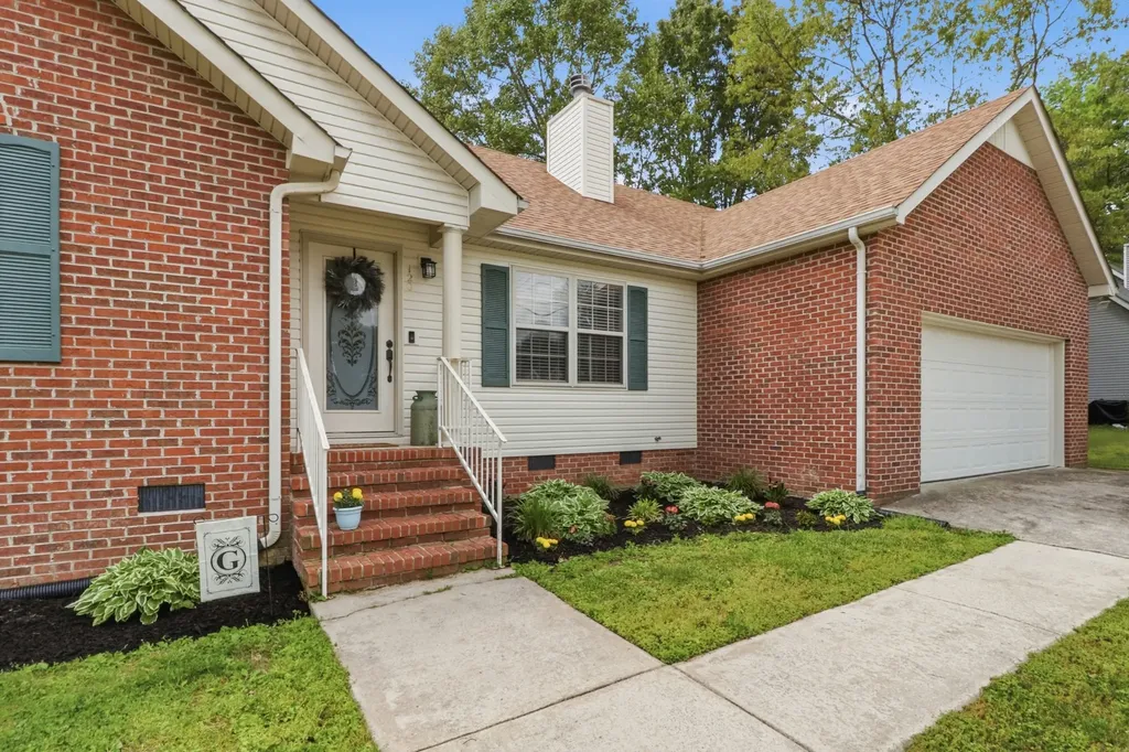 120 Jennings Circle Tullahoma TN 37388