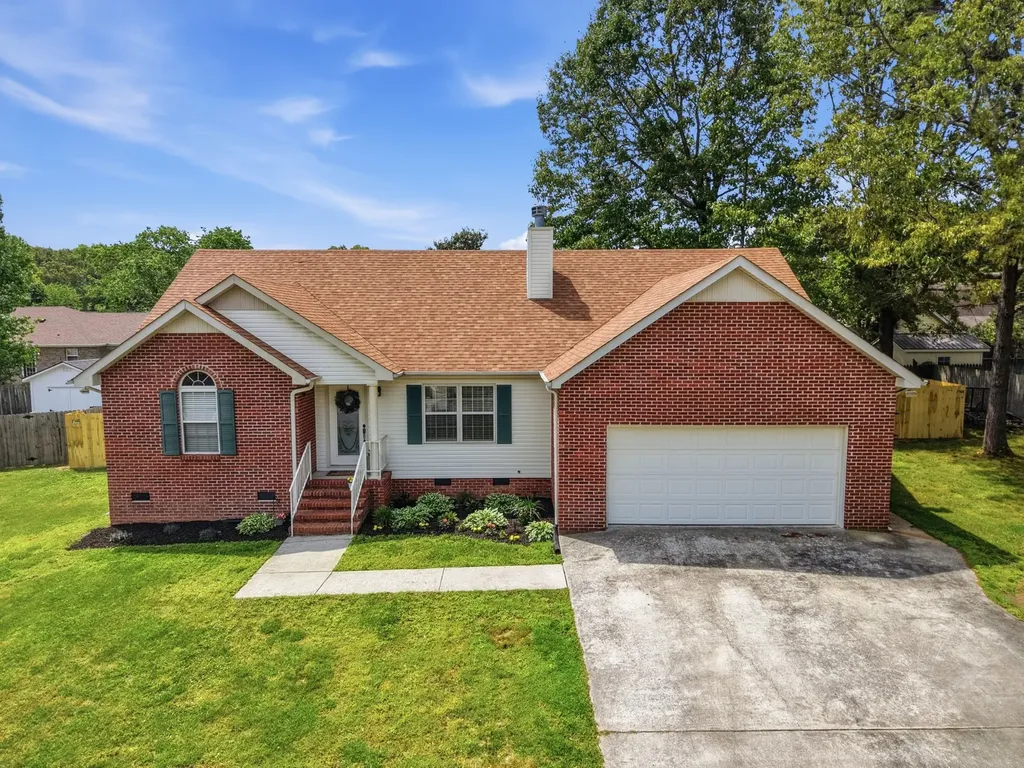 120 Jennings Circle Tullahoma TN 37388
