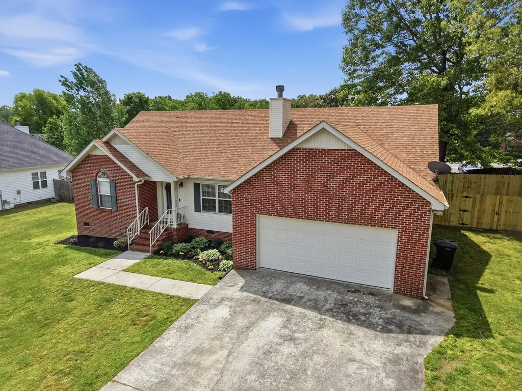 120 Jennings Circle Tullahoma TN 37388
