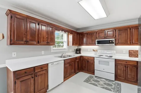 120 Jennings Circle Tullahoma TN 37388