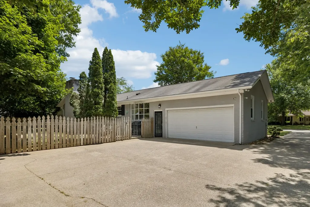 1722 Haynes Drive Murfreesboro TN 37129