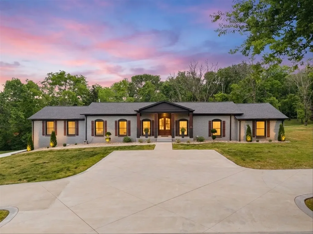 8115 Vaden Drive Brentwood TN 37027
