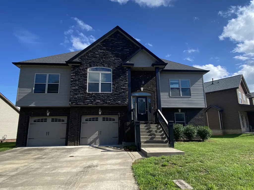 1283 Golden Eagle Way Clarksville TN 37040