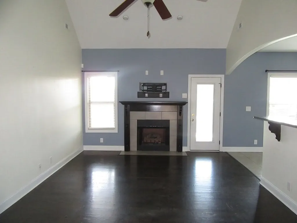 1283 Golden Eagle Way Clarksville TN 37040