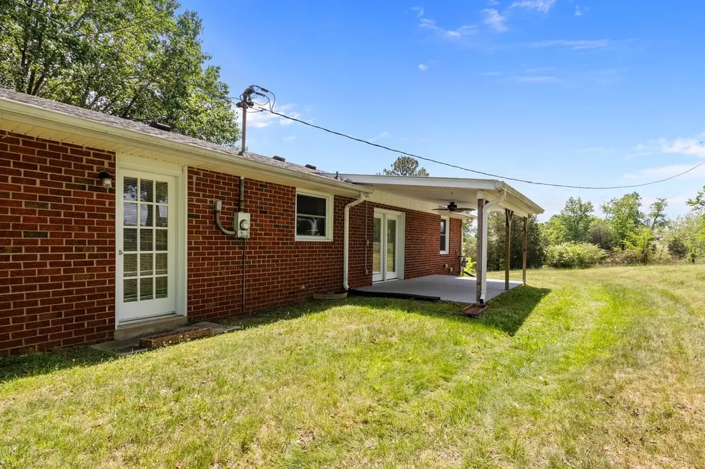 1720 Duke Loop Dickson TN 37055