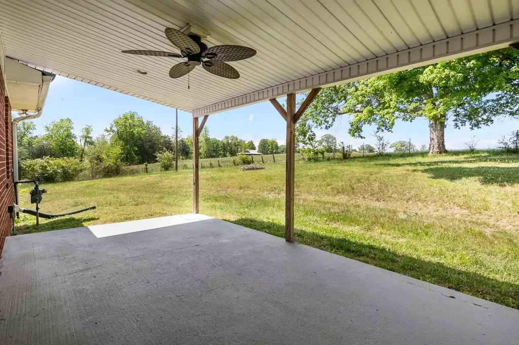 1720 Duke Loop Dickson TN 37055