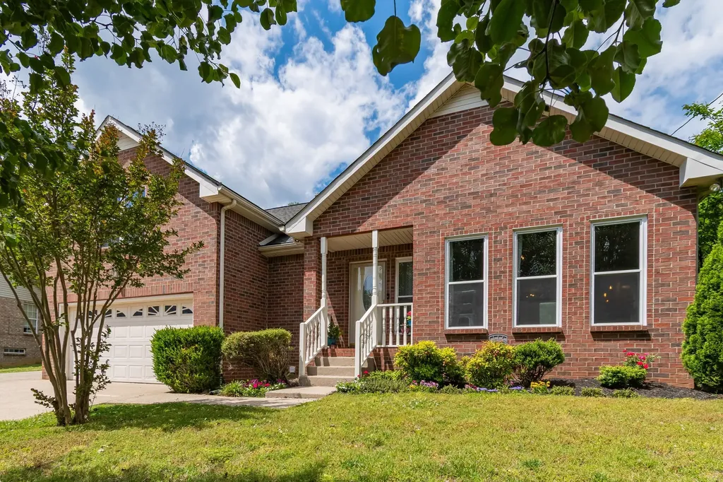 110 W Braxton Lane Hendersonville TN 37075