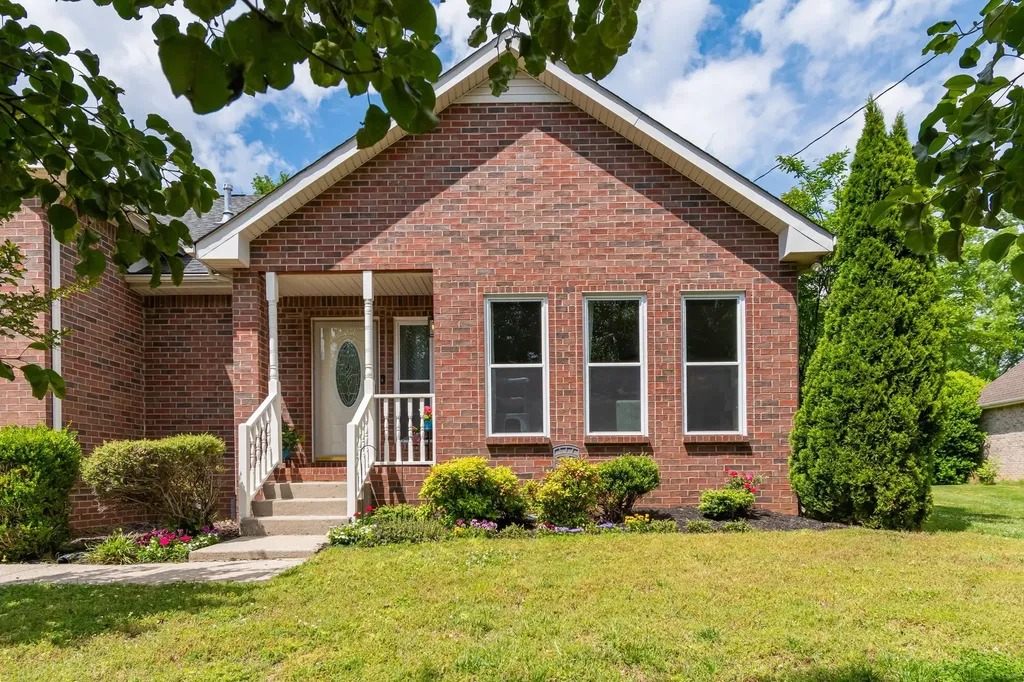 110 W Braxton Lane Hendersonville TN 37075