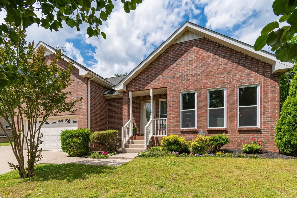 110 W Braxton Lane Hendersonville TN 37075