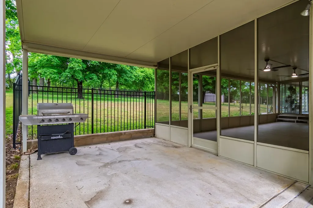 110 W Braxton Lane Hendersonville TN 37075