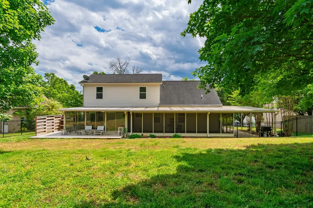 110 W Braxton Lane Hendersonville TN 37075