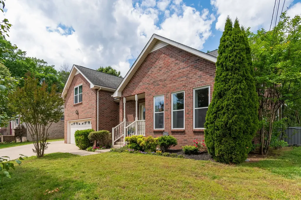 110 W Braxton Lane Hendersonville TN 37075