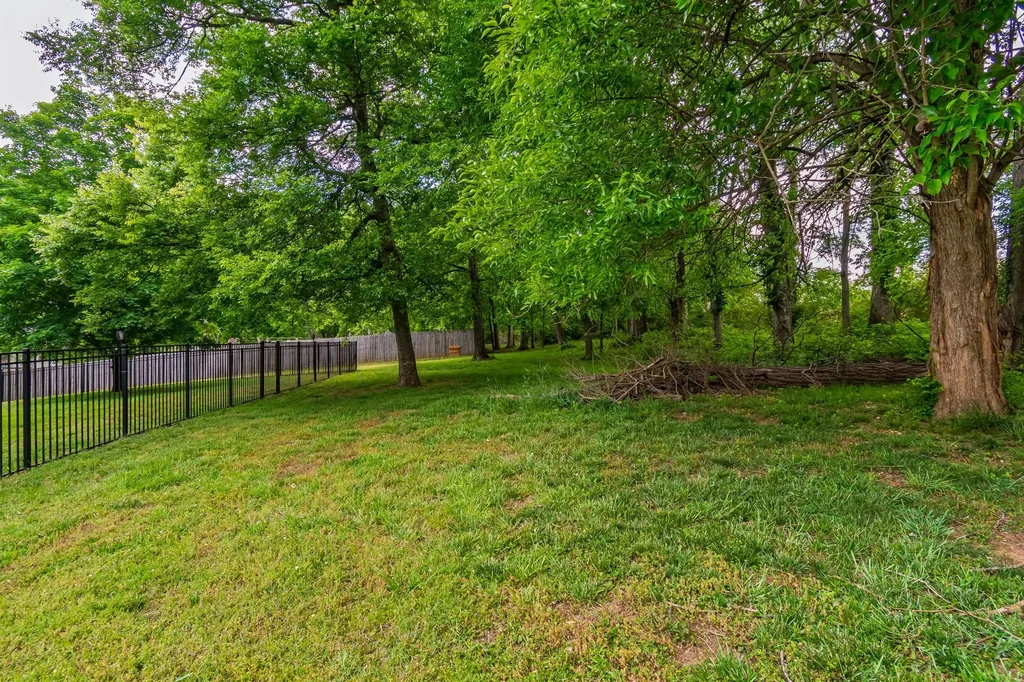 110 W Braxton Lane Hendersonville TN 37075