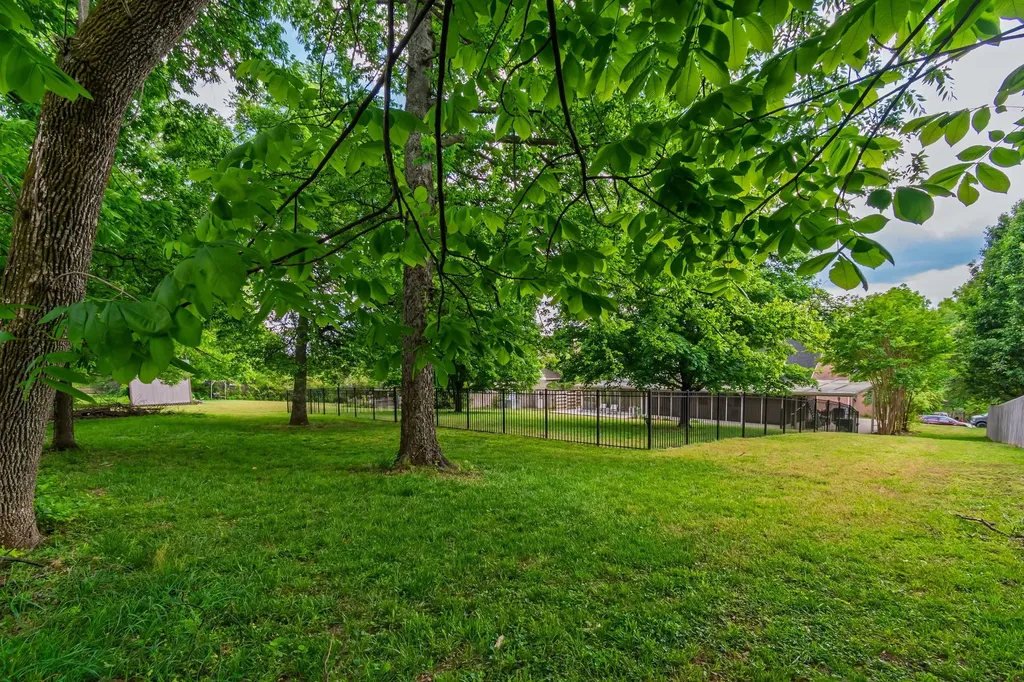 110 W Braxton Lane Hendersonville TN 37075