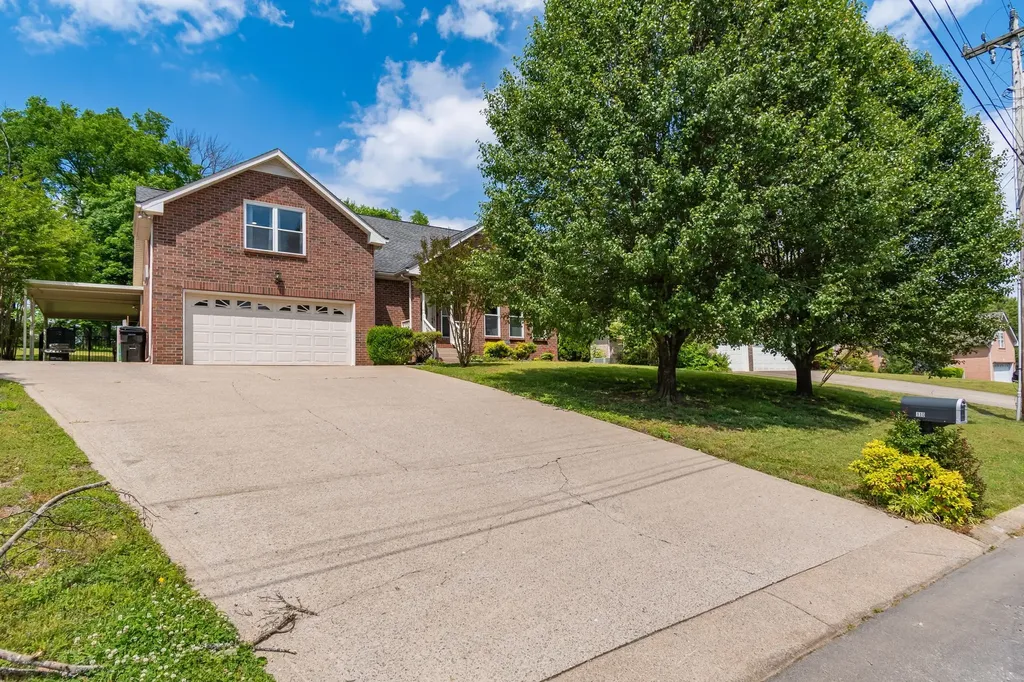 110 W Braxton Lane Hendersonville TN 37075