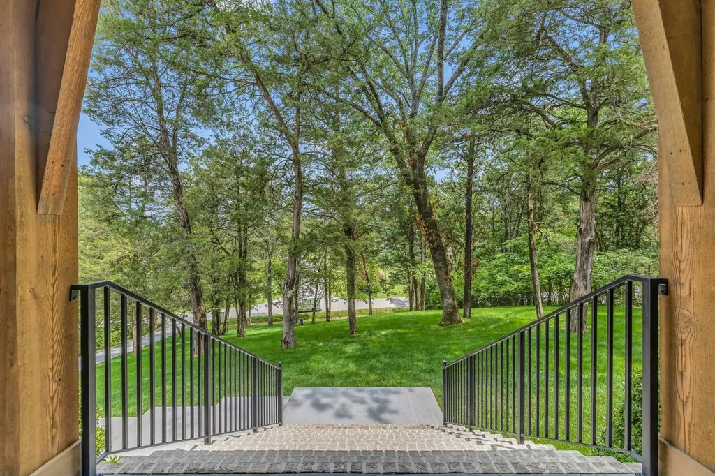 6551 Brownlee Drive Nashville TN 37205