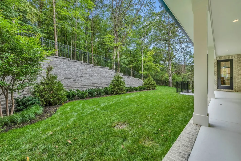 6551 Brownlee Drive Nashville TN 37205