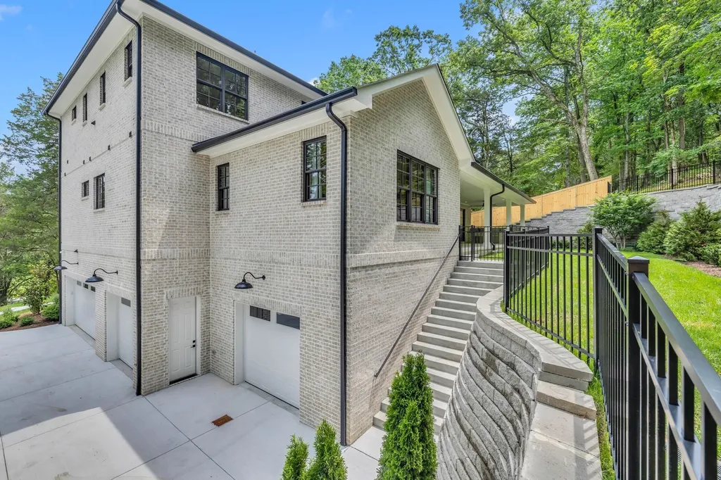 6551 Brownlee Drive Nashville TN 37205
