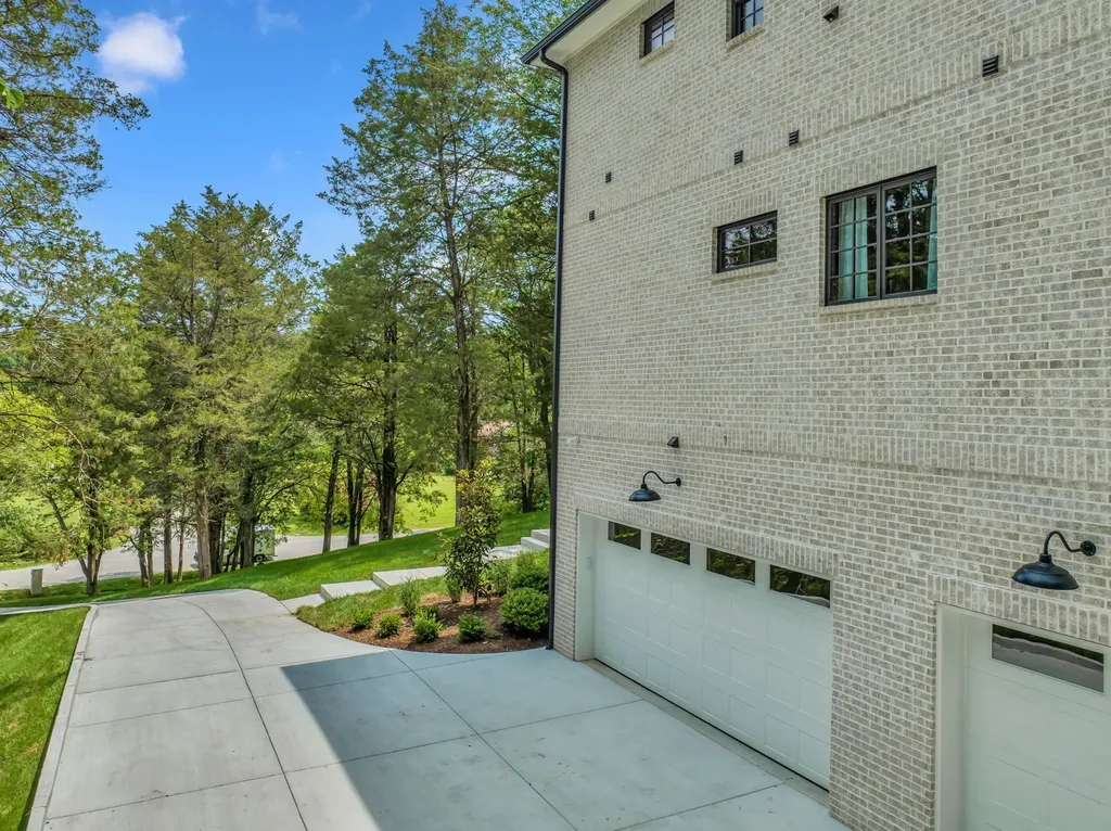 6551 Brownlee Drive Nashville TN 37205