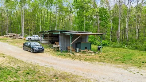 195 Roddy Springs Road Tracy City TN 37387