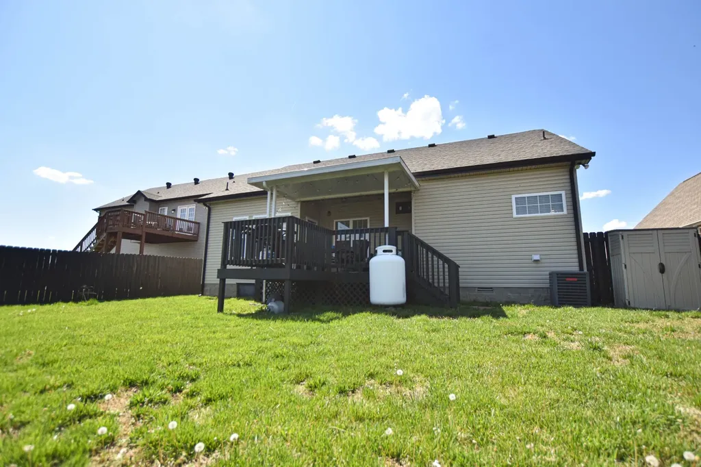 3765 Silver Fox Lane Clarksville TN 37040