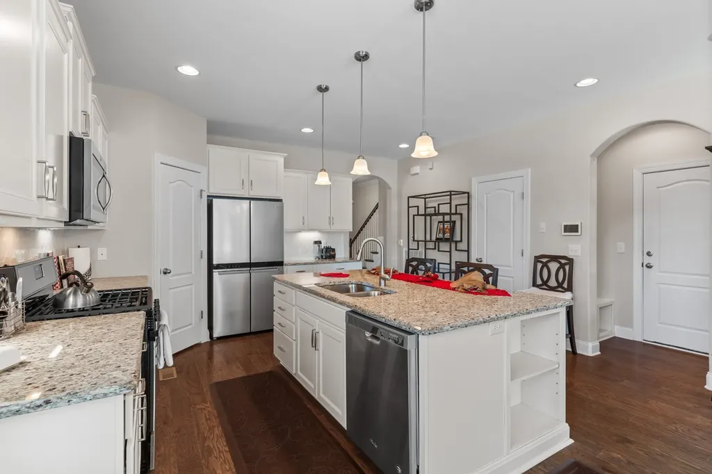 687 Fall Creek Circle Goodlettsville TN 37072