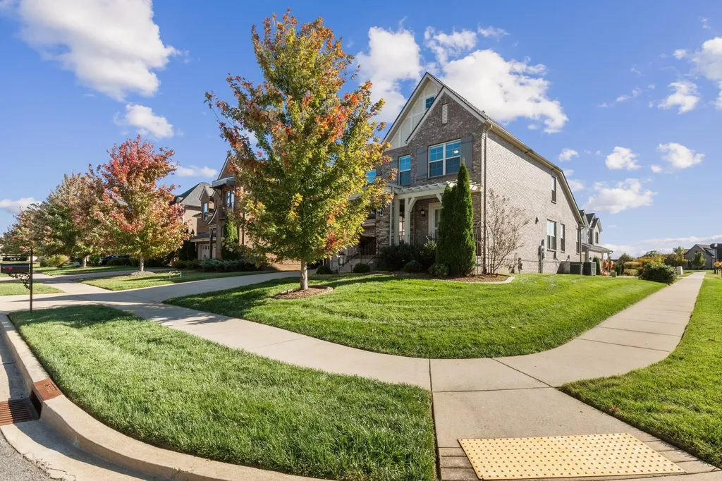 687 Fall Creek Circle Goodlettsville TN 37072
