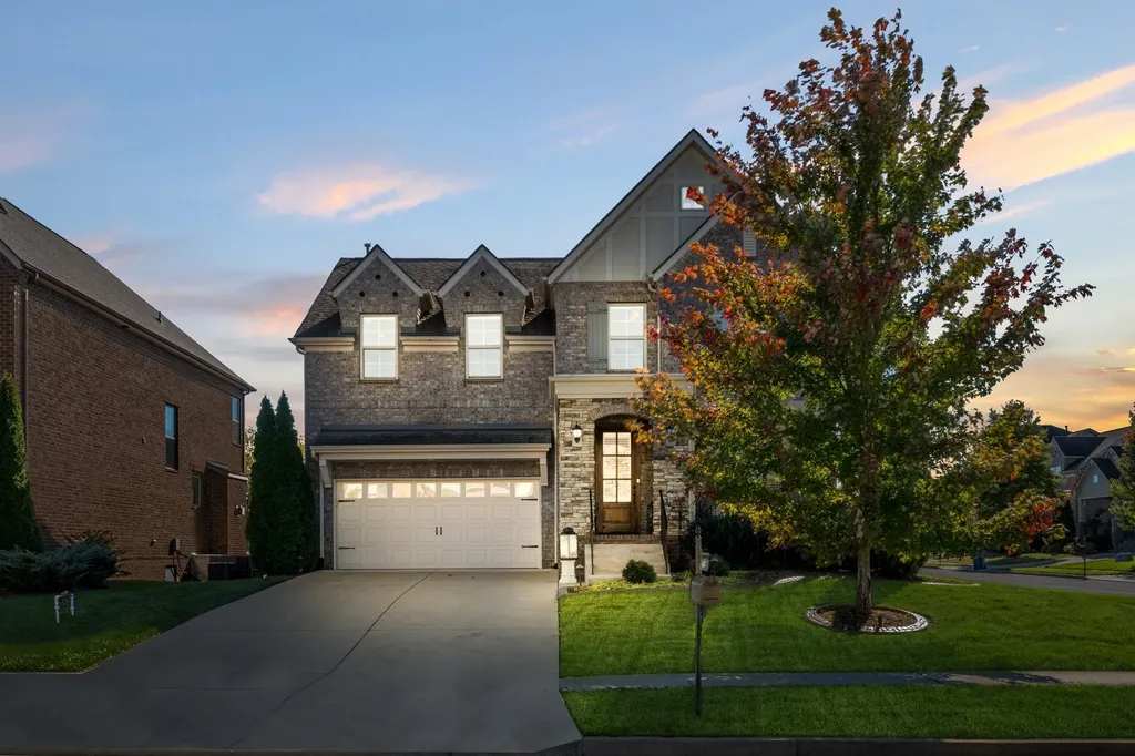 687 Fall Creek Circle Goodlettsville TN 37072
