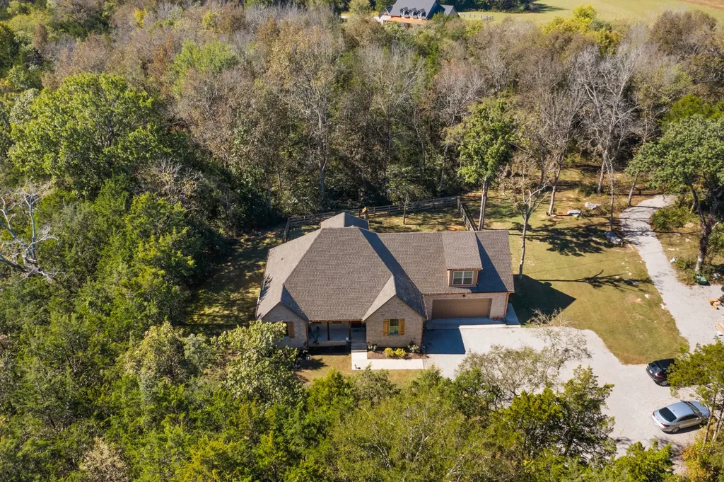 2320 Bob Cheek Road Lewisburg TN 37091