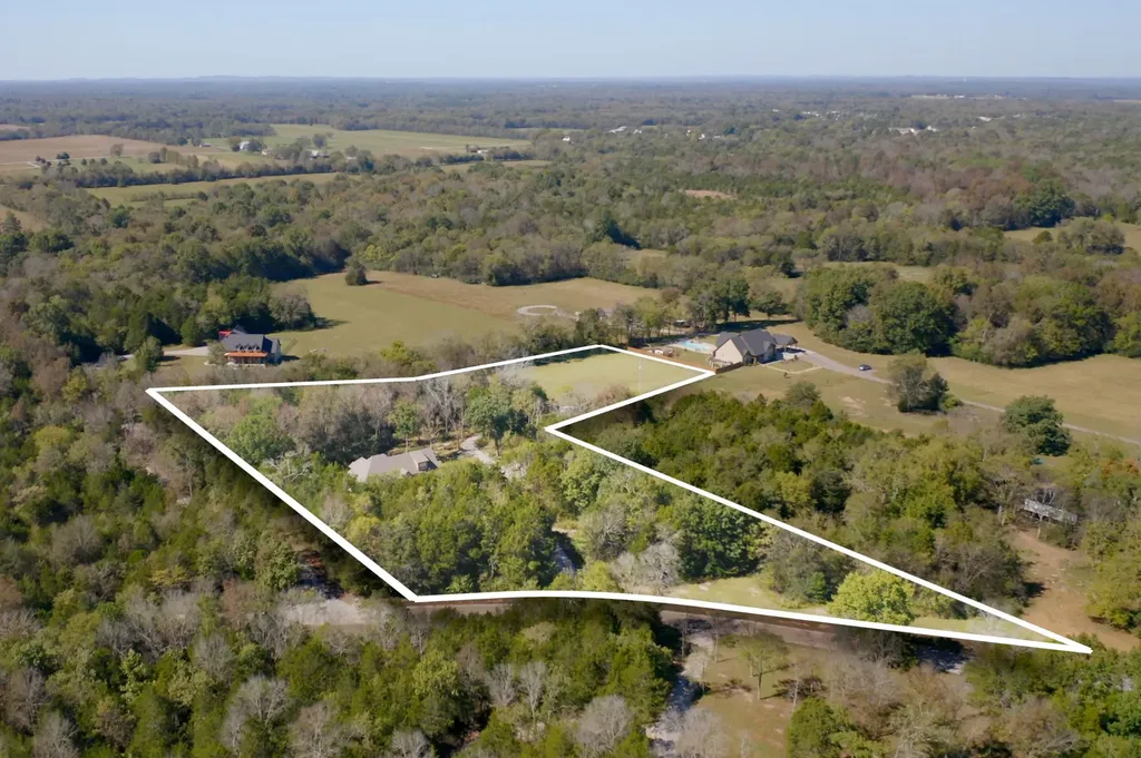 2320 Bob Cheek Road Lewisburg TN 37091